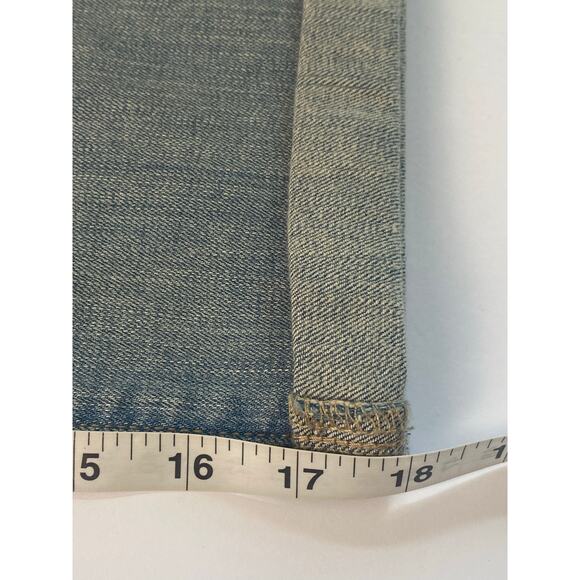 Levi's Blue Denim Classic Capri Rolled Hem Light Wash Jeans Women's Size 8 NWT - Picture 9 of 9